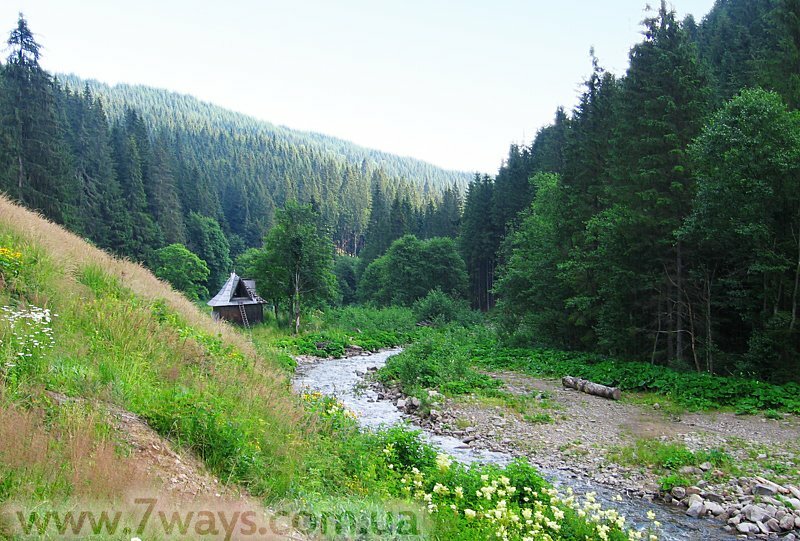 Домик в долине реки Домик в долине реки
