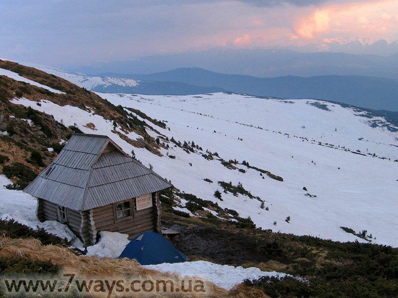 Карпаты, домик под Говерлой Карпаты, домик под Говерлой