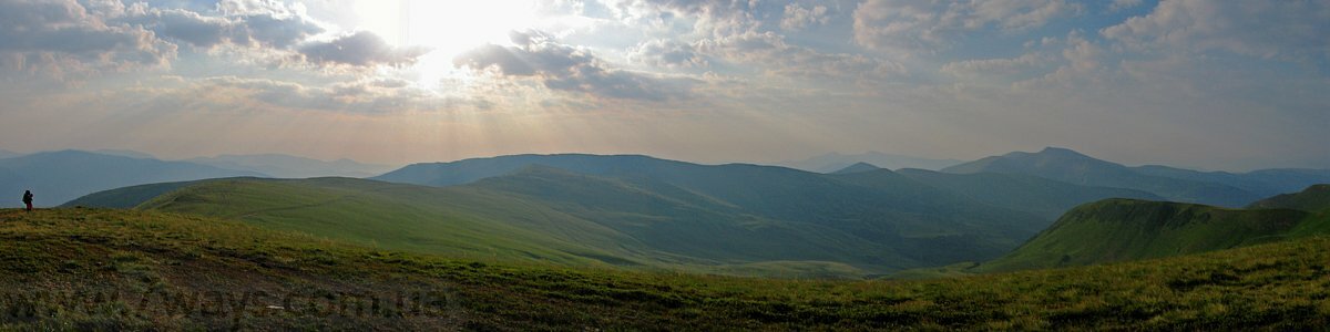 Панорама хребта Апшинец. Свидовец, Карпаты. Панорама хребта Апшинец. Свидовец, Карпаты.