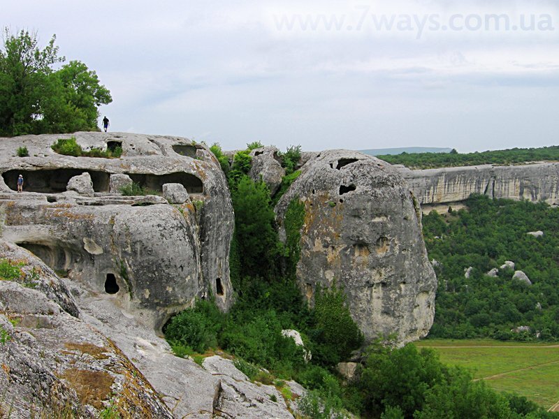 Многоэтажные пещеры Эски-Кермена Многоэтажные пещеры Эски-Кермена