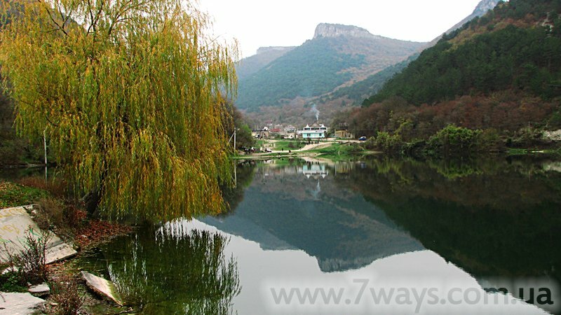 Вдали - Мангуп Вдали - Мангуп