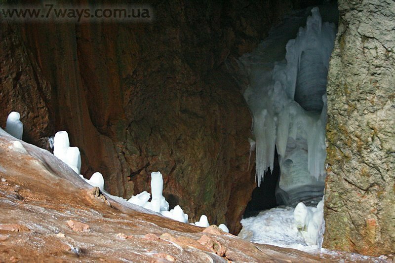 Пещера Ледовый Колодец (Большой Бузлук) - Караби, Крым Пещера Ледовый Колодец (Большой Бузлук) - Караби, Крым