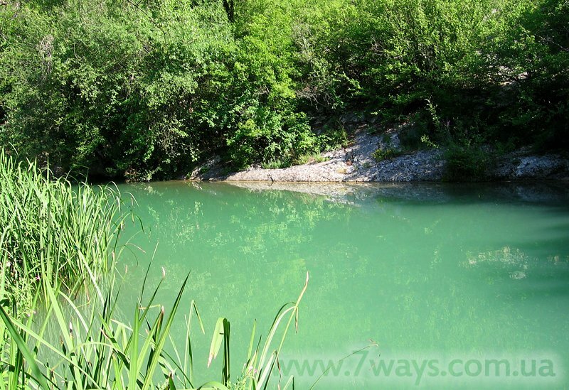Лазурная вода в каньоне Лазурная вода в каньоне