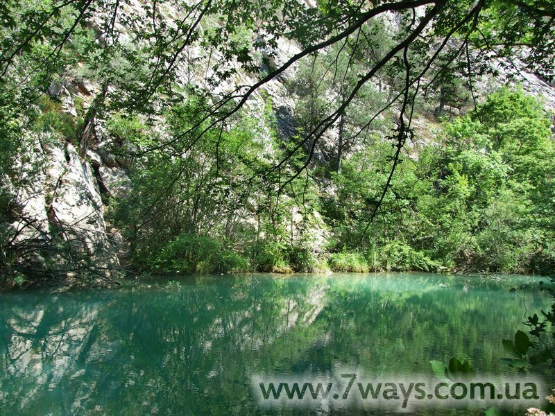 Заводь в Чернореченском каньоне Заводь в Чернореченском каньоне