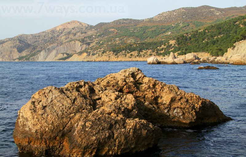 Дикое морское побережье