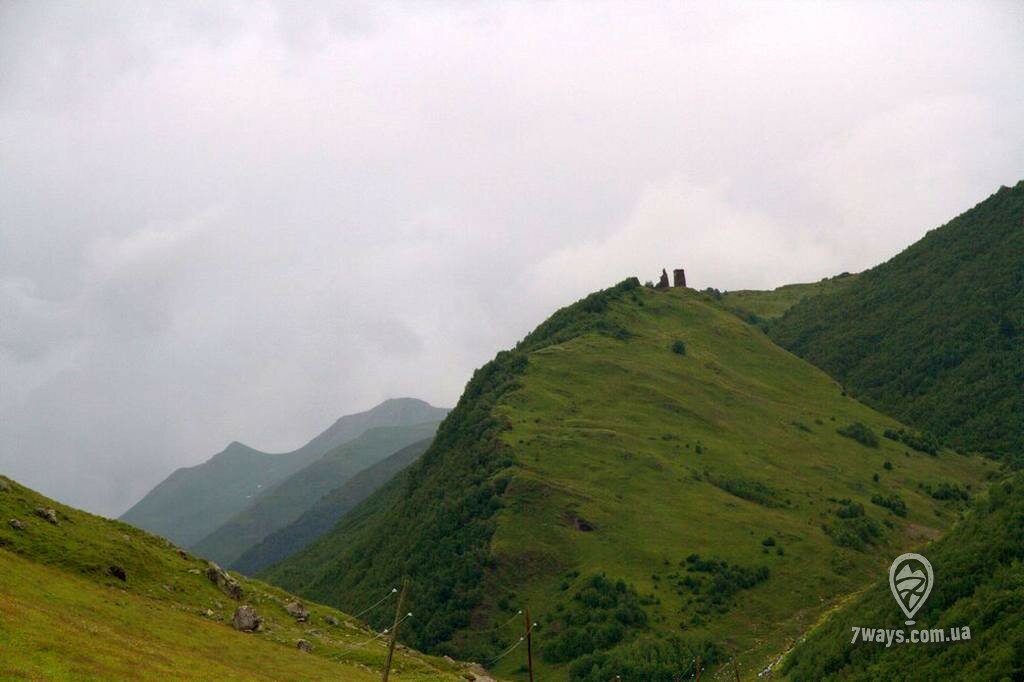 Замок царицы Тамары в Ушгули Замок царицы Тамары в Ушгули