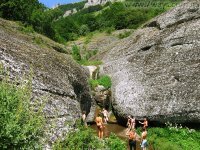 Купаемся в водопаде