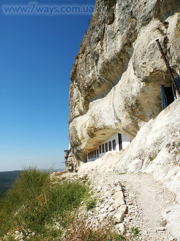 Пещерный монастырь под Мангупом Пещерный монастырь под Мангупом