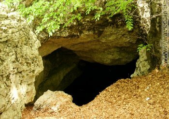 Пещера Холодная (Суук-Коба), плато Чатыр-Даг, Крым